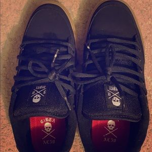 Only worn once & just bought a couple weeks ago.